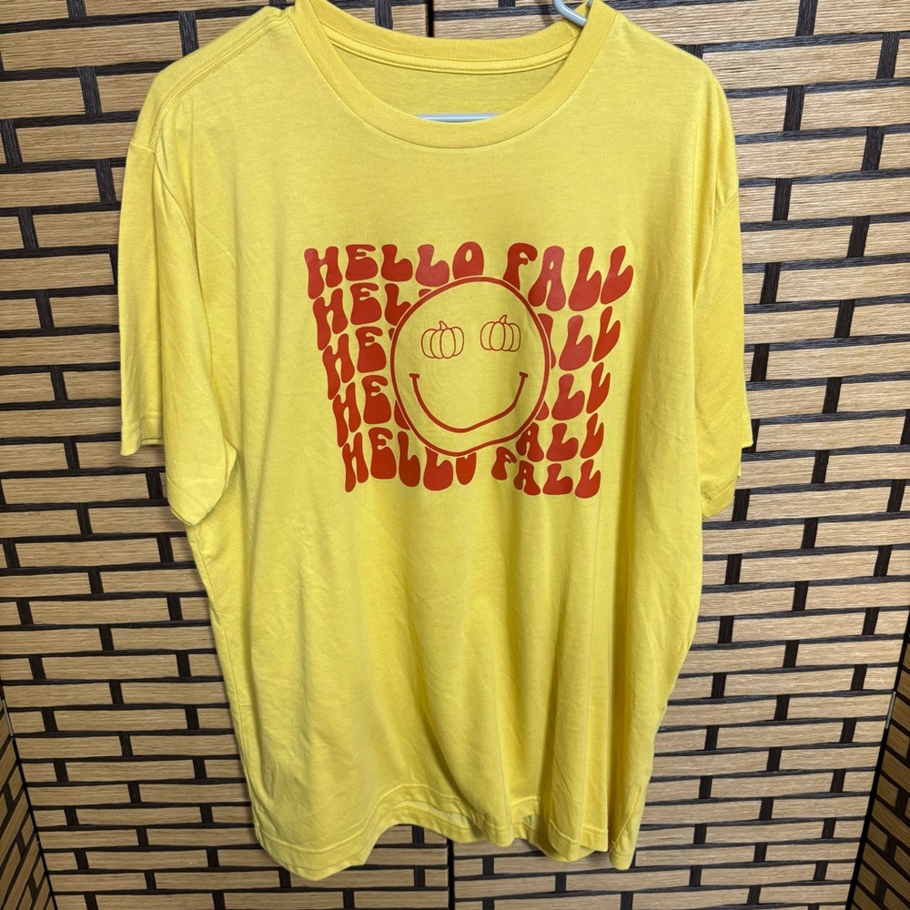 George Gold‎ Hello Fall Tee Size XL